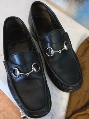 Spectacular Gucci Black Leather Horsebit Loafers